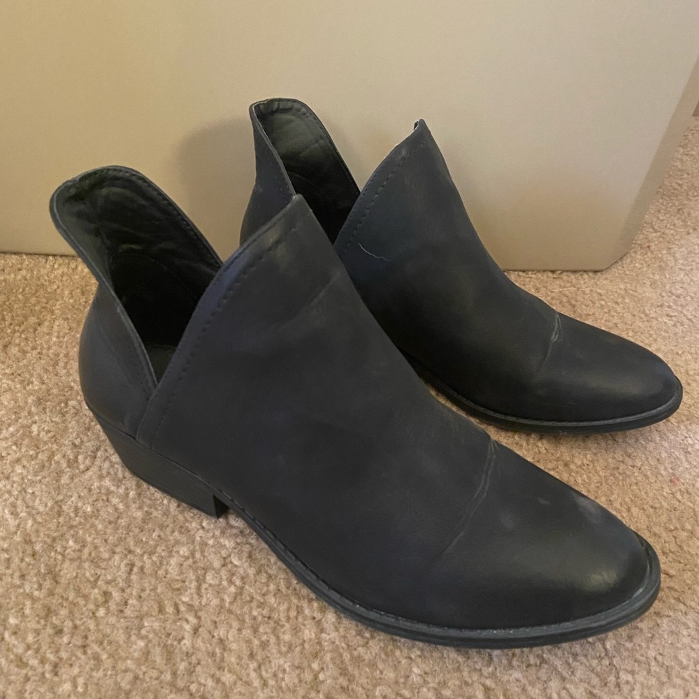 Black bootie